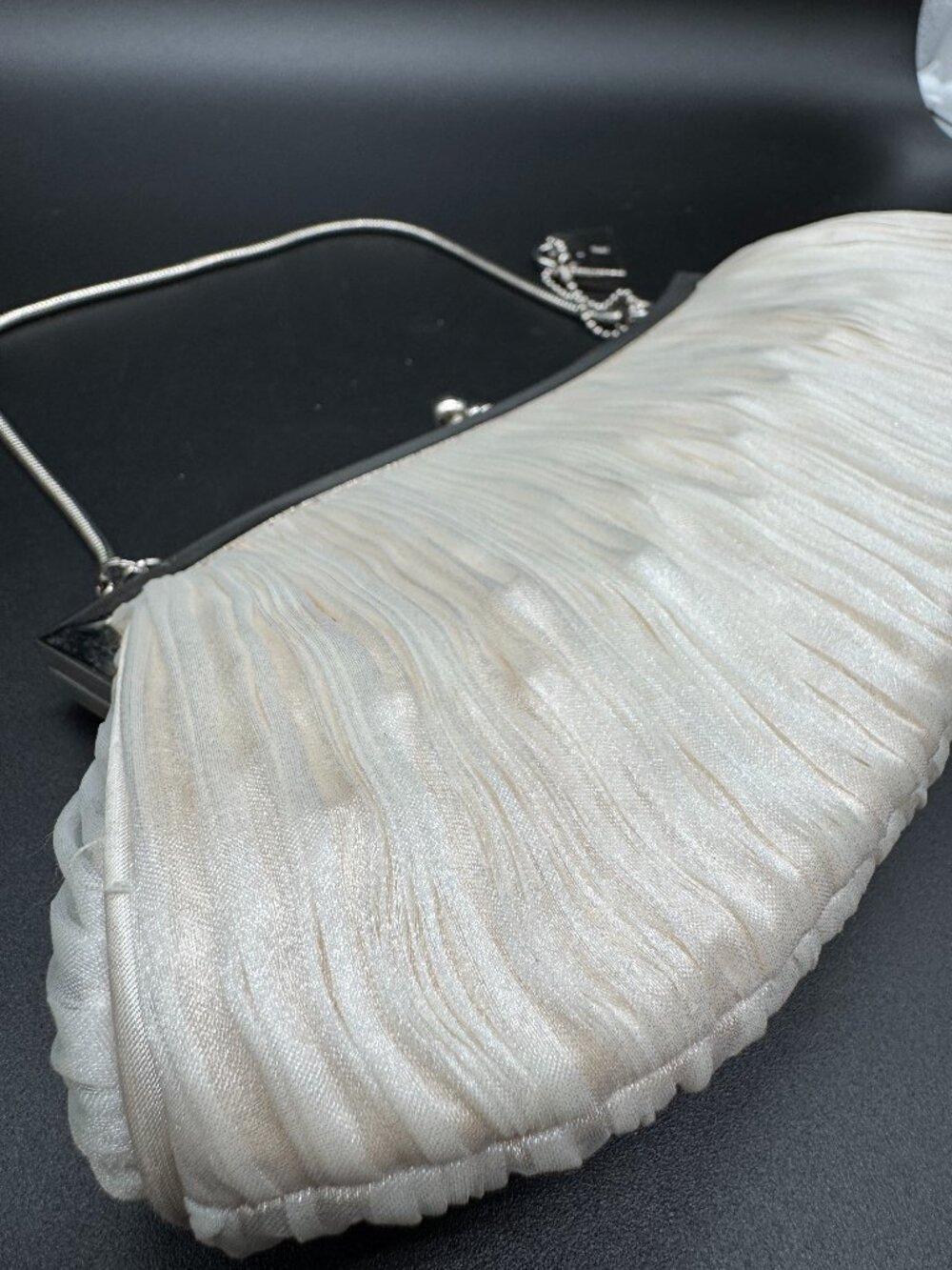 Vintage Jeanne Lottie Evening Purses Clutch White Pleated Silver Hardware - Picture 3 of 9